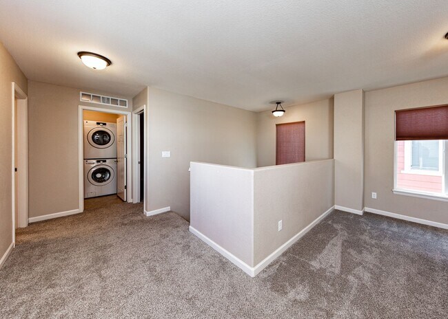 Building Photo - Westside home in Desirable Gold Hill Mesa ...