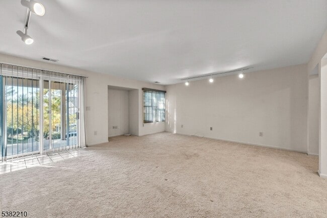 Building Photo - 7 N Stone Edge Rd