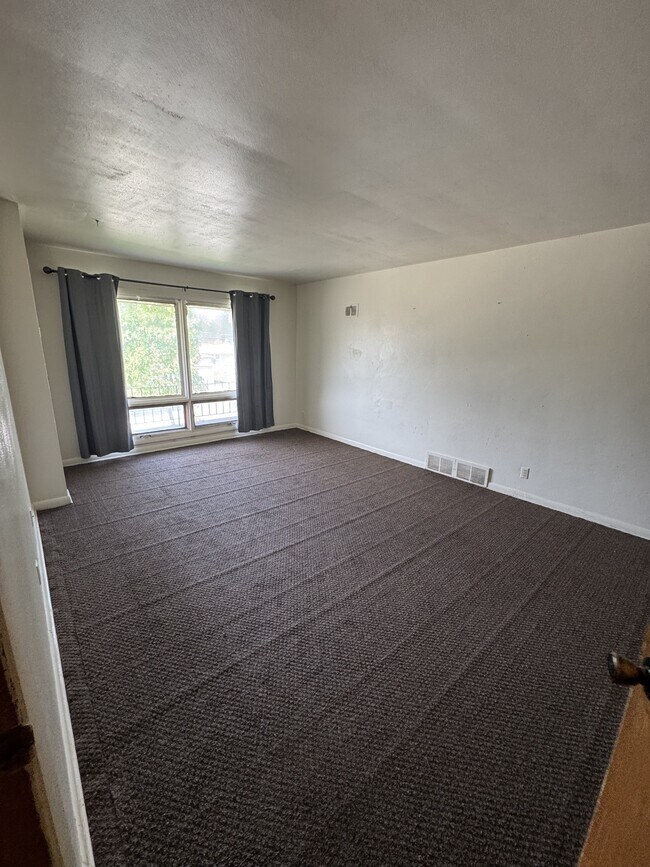 Building Photo - 6426 N 87th St