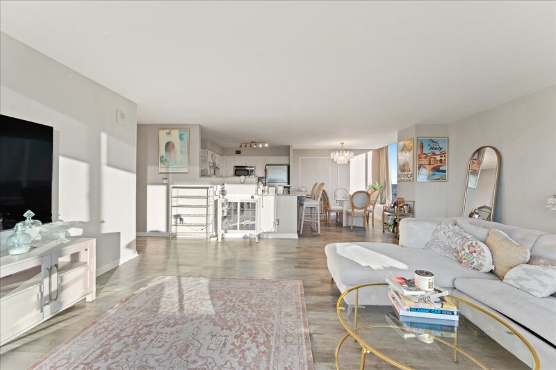 Building Photo - 810 Matson Pl