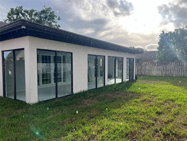 Building Photo - 8867 SW 16th St