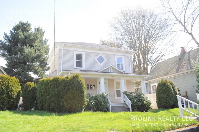 Building Photo - 5616 Brooklyn Ave NE