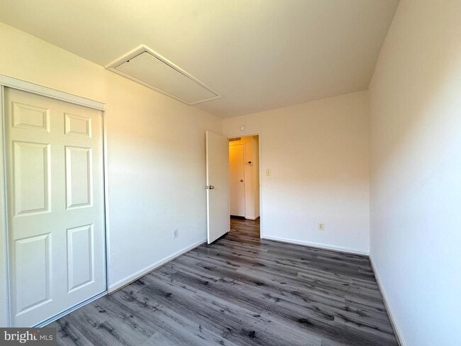 Building Photo - 9557 Hagel Cir