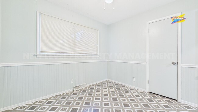 Building Photo - 6040 Hartford Dr