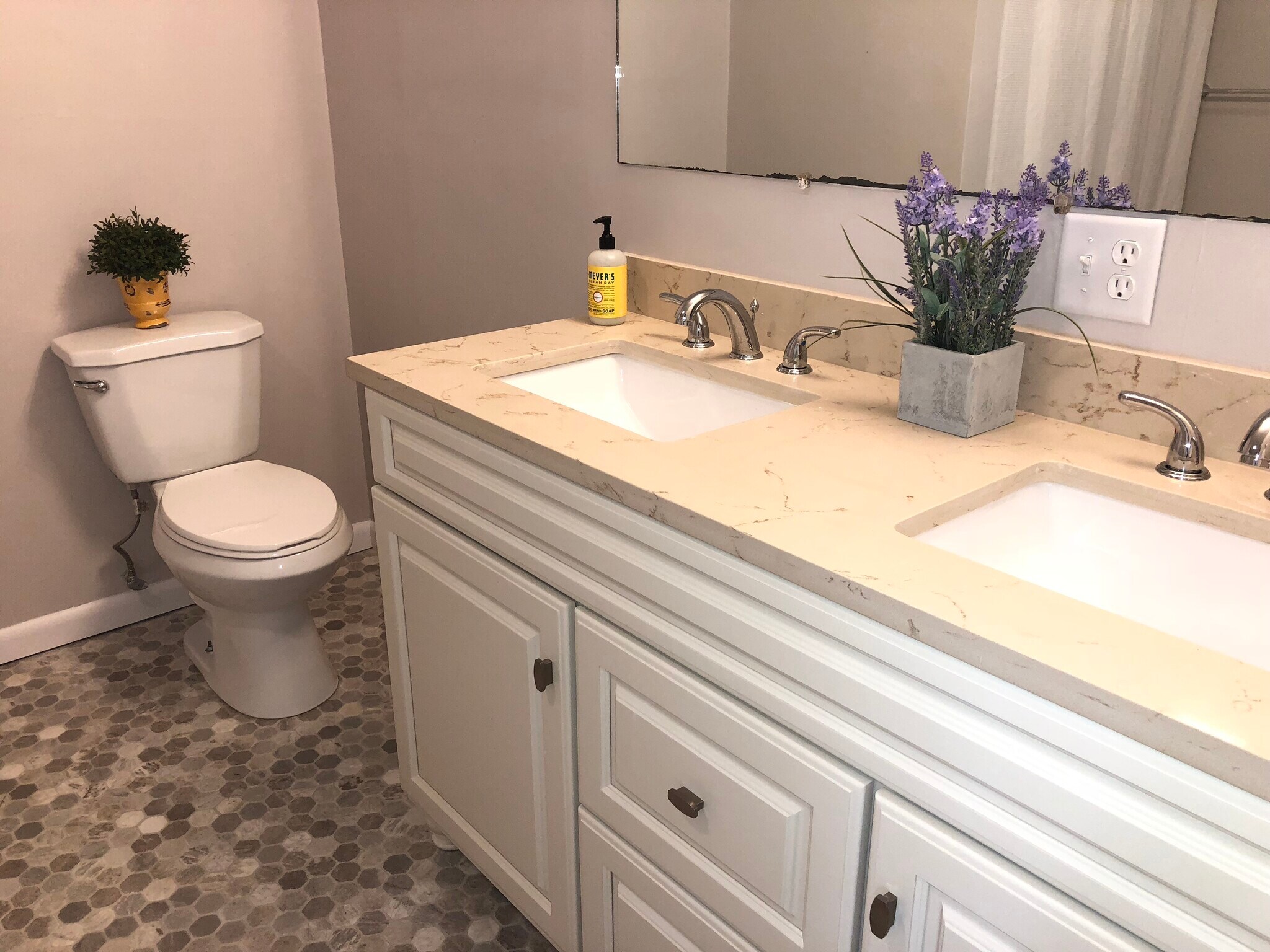 Bathroom view 3 - 1020 Danby Rd