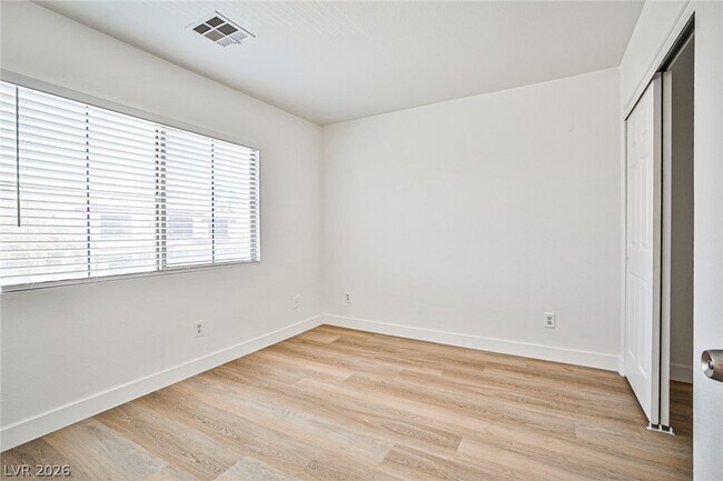 Building Photo - 9692 Cathedral Stairs Ct