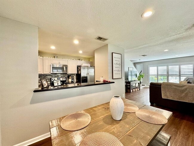 Building Photo - 2879 Thaxton Dr