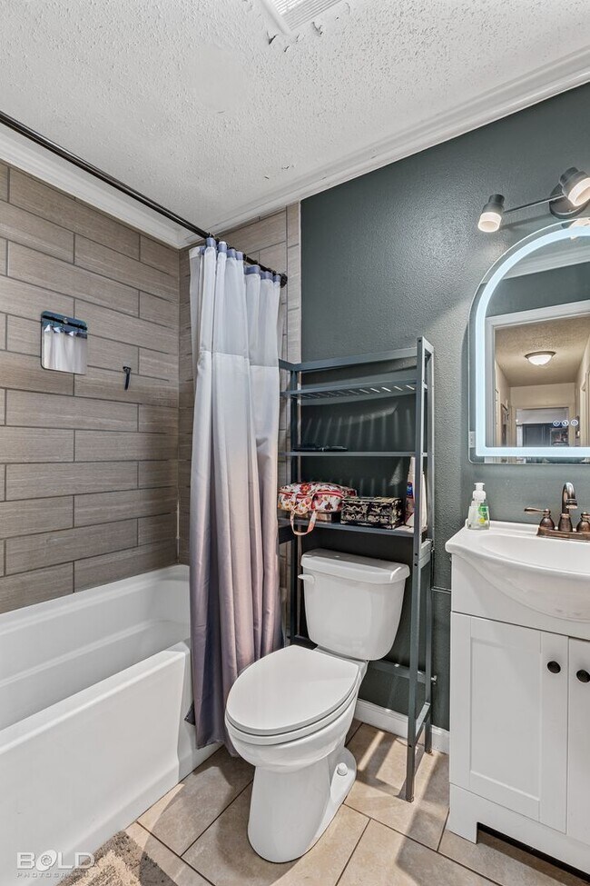 Building Photo - 440 Cherry Oak Ln