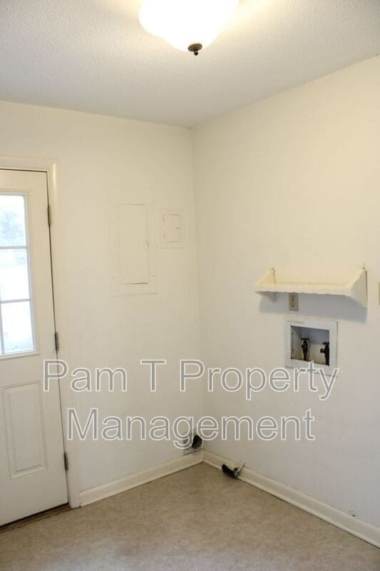 Building Photo - 455 Mall Blvd