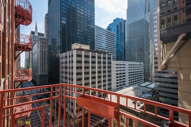 Building Photo - 208 W Washington St