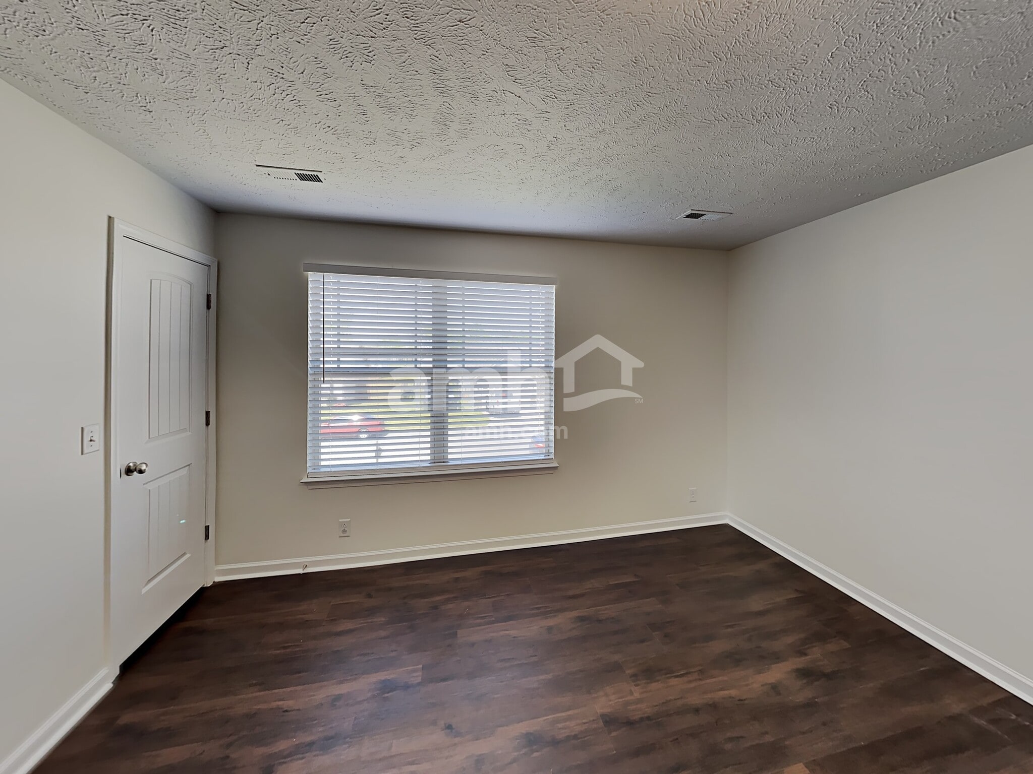 Building Photo - 1133 Halverson Dr