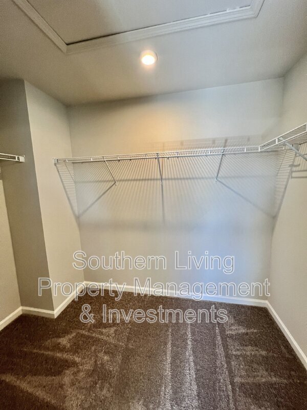 Building Photo - 1006 Creeks Landing Dr