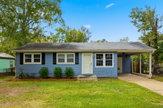 Building Photo - 205 Cunningham Dr