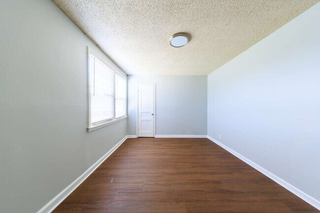 Building Photo - NOW AVAILABLE!!  Affordable Renovated 2 Be...