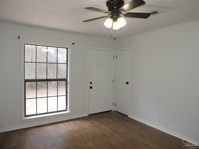 Building Photo - 5720 Fairway Dr