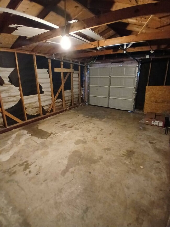 Building Photo - Newly Renovated 4BR/1BA Single-Family Home with Garage – Cleveland