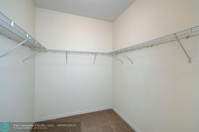 Building Photo - 4198 NW Burr Oak Ct