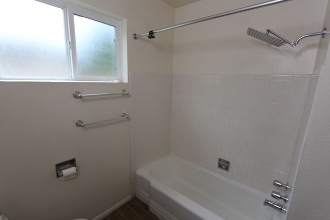 Building Photo - AVAILABLE NOW!  3-Bedroom Home in Bow and ...