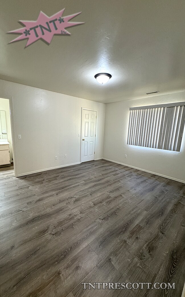 Building Photo - 0739