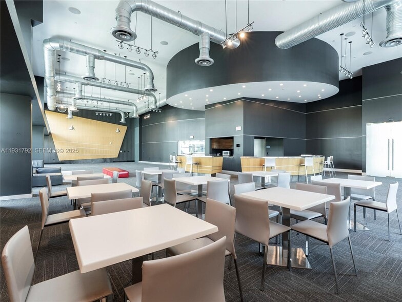 Building Photo - 2950 NE 188th St