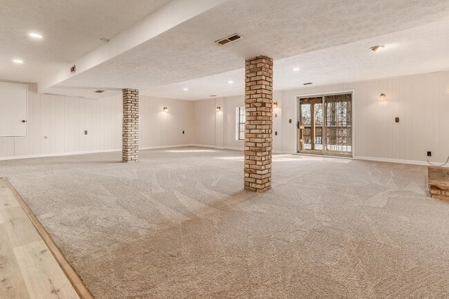 Building Photo - 6253 Headley Heights Ct