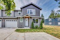 Building Photo - Newer Duplex Bremerton