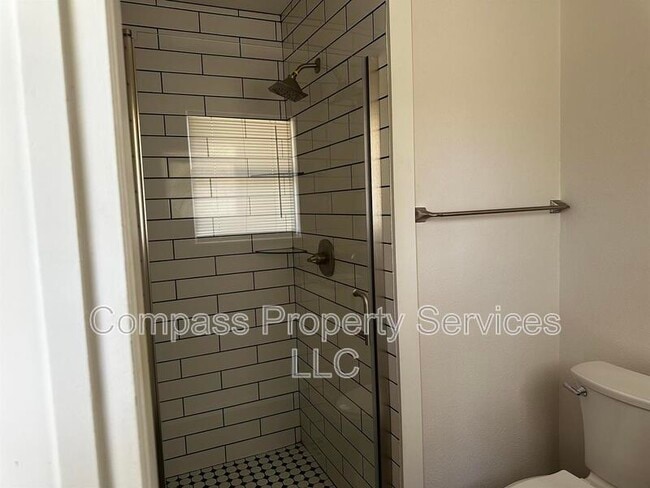 Building Photo - 201 Waters St