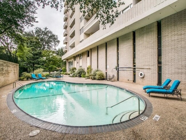 Building Photo - 3701 Turtle Creek Blvd