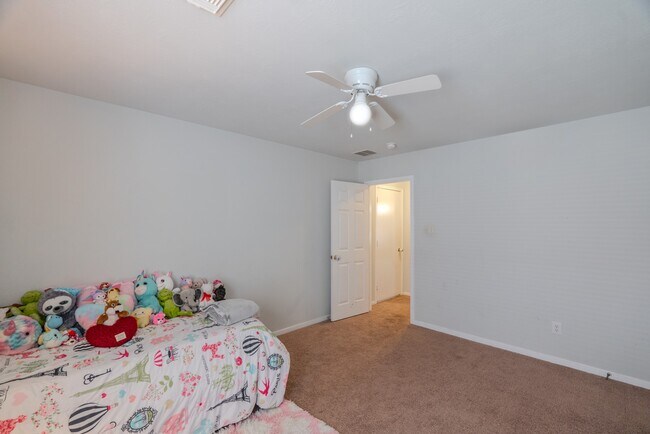 Building Photo - 914 Parsonfield Ct