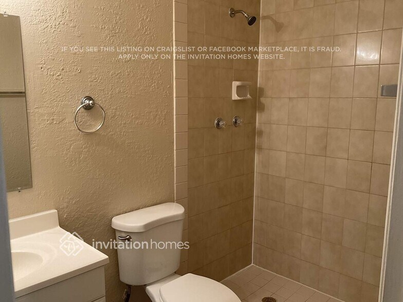 Building Photo - 626 Huntington St