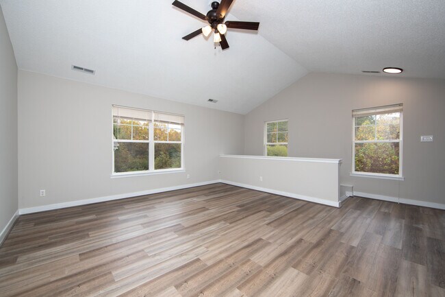Living Room - 1508 Woodland Ct