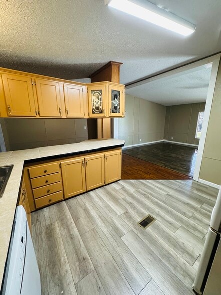 Building Photo - 286 Vestry Rd