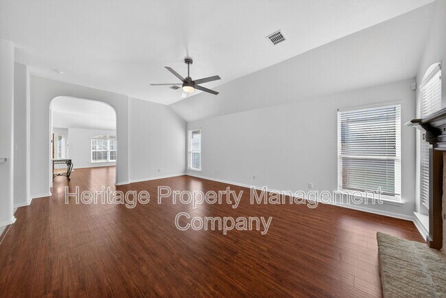 Building Photo - 1115 Willow Knoll