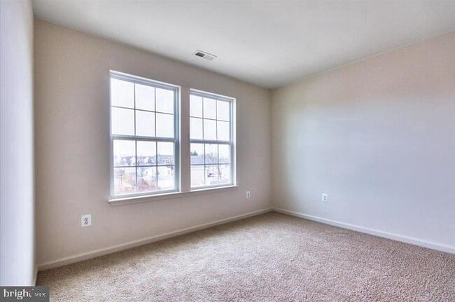 Building Photo - 17 Karendale Ct