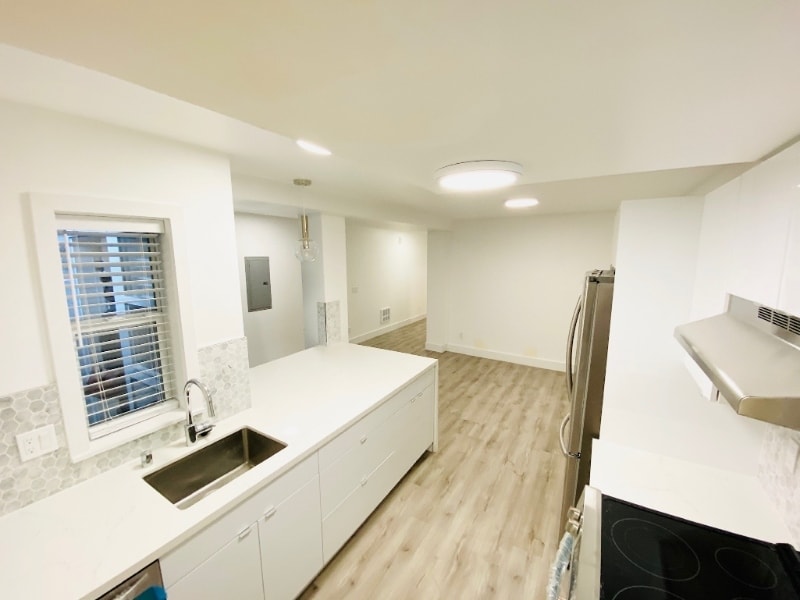 Building Photo - 670 Lombard St