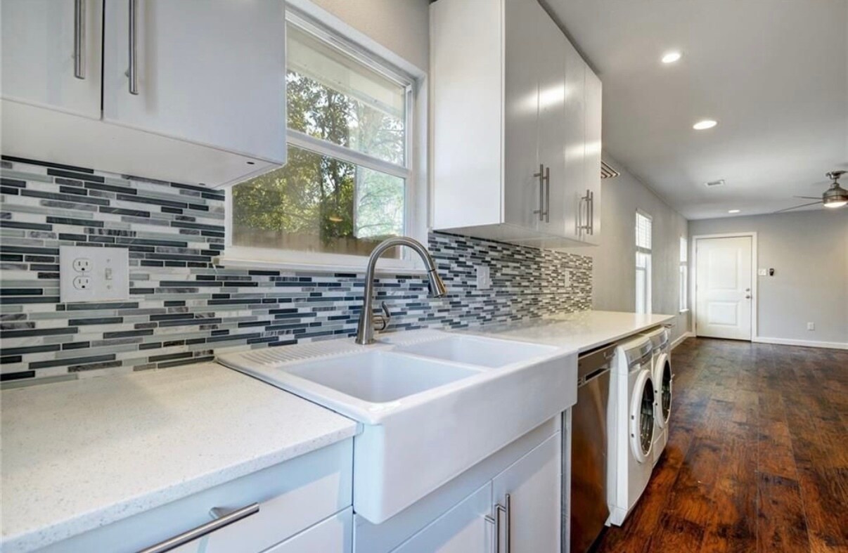 Building Photo - 1120 Estes Ave