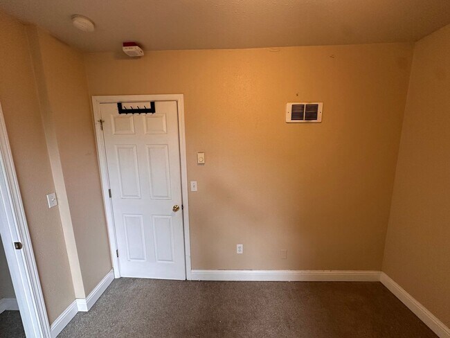 Building Photo - Bungay 22nd Ave Apartments - UW