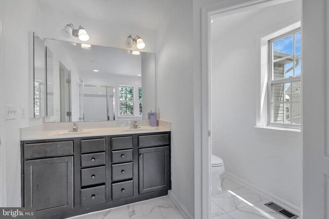 Building Photo - 8008 Hubble Dr