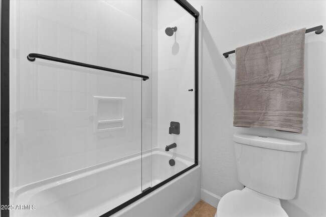 Building Photo - 3557 S Halsted Ct