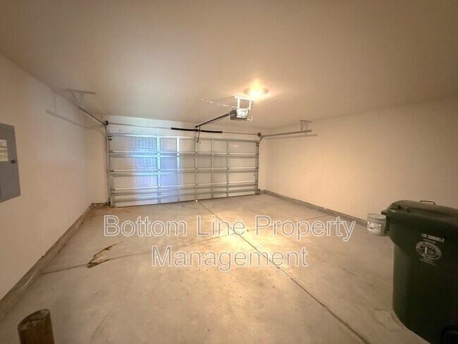 Building Photo - 191 Rosedale St