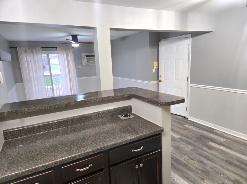 Building Photo - 213 E Liberty St