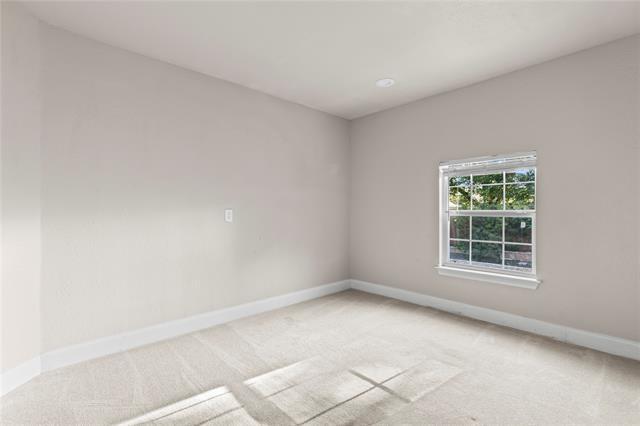 Building Photo - 5517 Greenview Ct