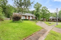 Building Photo - 408 Lakeview Dr W