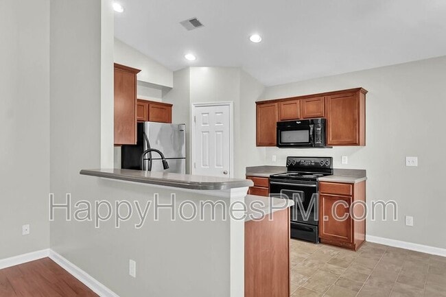 Building Photo - 101 Sparkleberry Ln