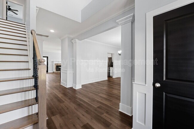 Building Photo - 2217 Laurens St
