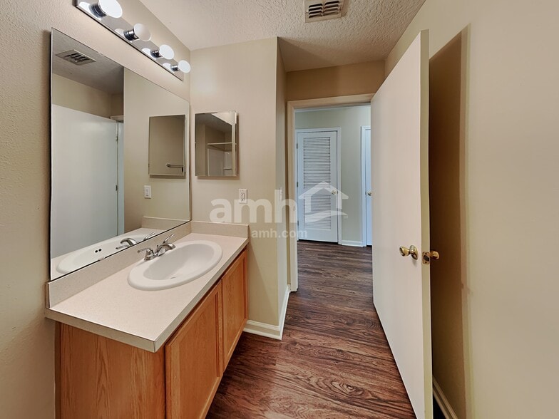 Building Photo - 76594 Timbercreek Blvd