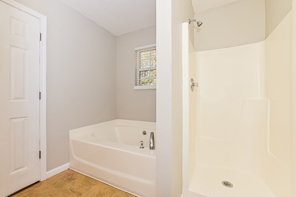 Building Photo - 100 Astilbe Meadow Dr