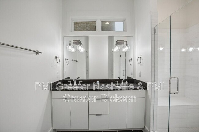 Building Photo - 520 Southgate Ave