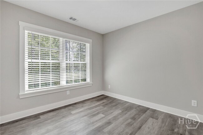 Building Photo - 105 Sherwood Ct