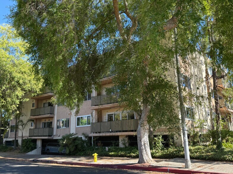 Building Photo - 14850 Hesby St